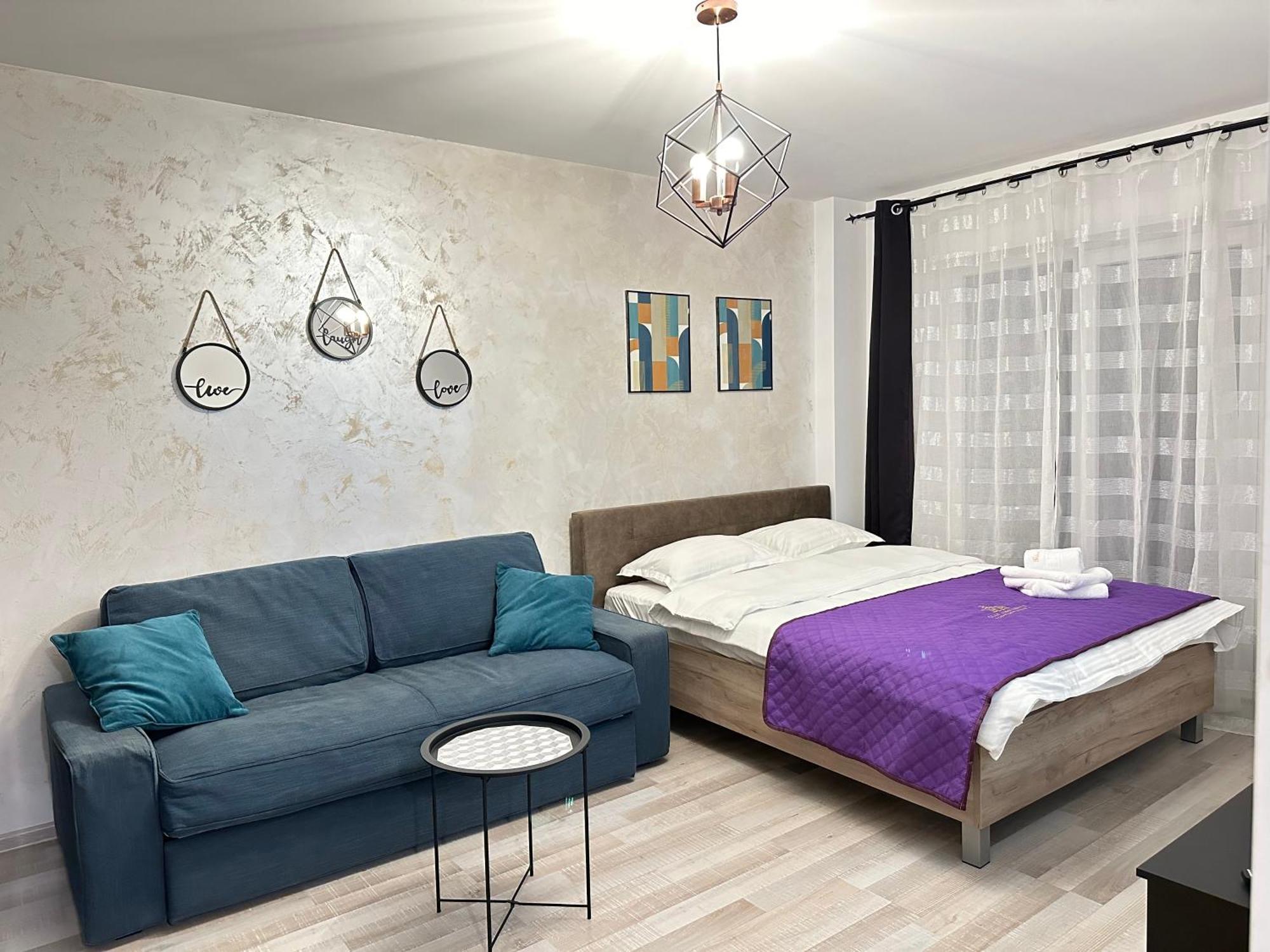 Coresi Mall Area Studios & Apartments By Glam Braşov Buitenkant foto
